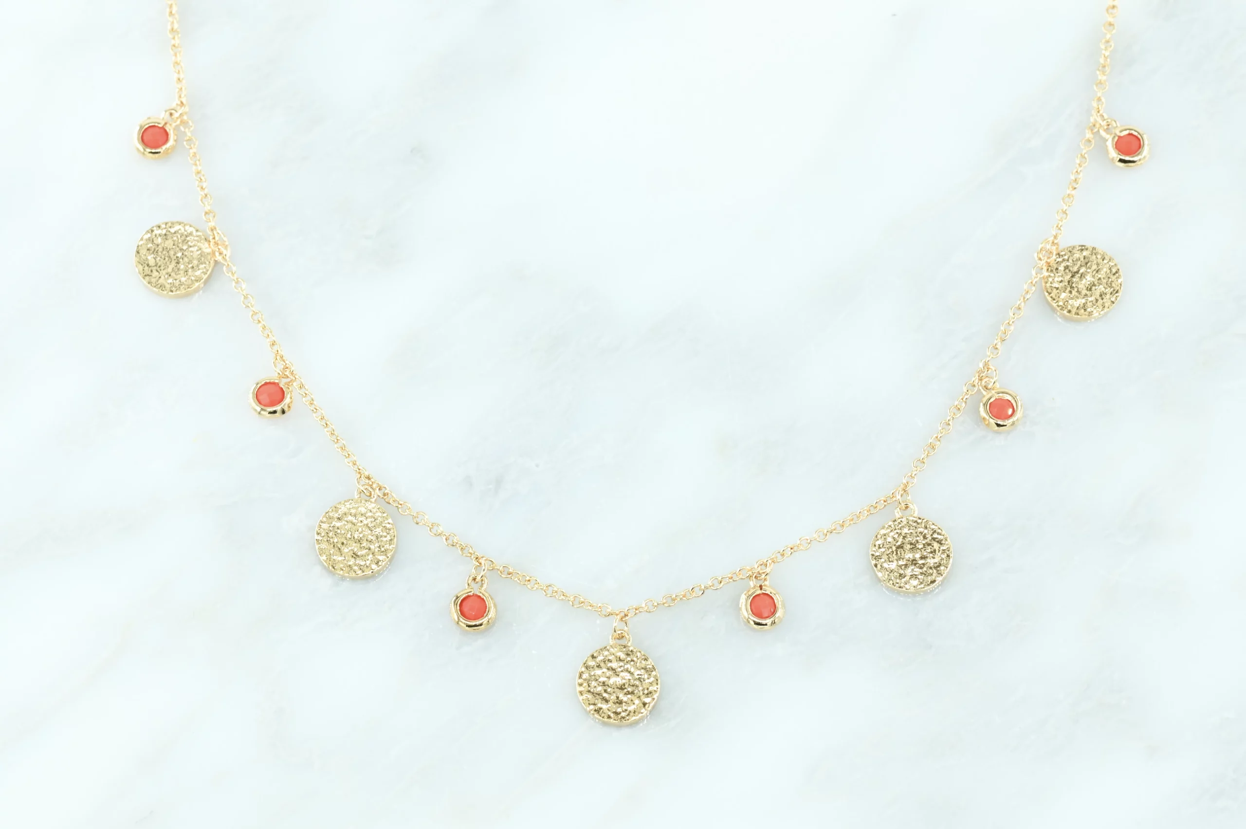 Gold-plated bohemian ketting met gouden en rode blaadjes