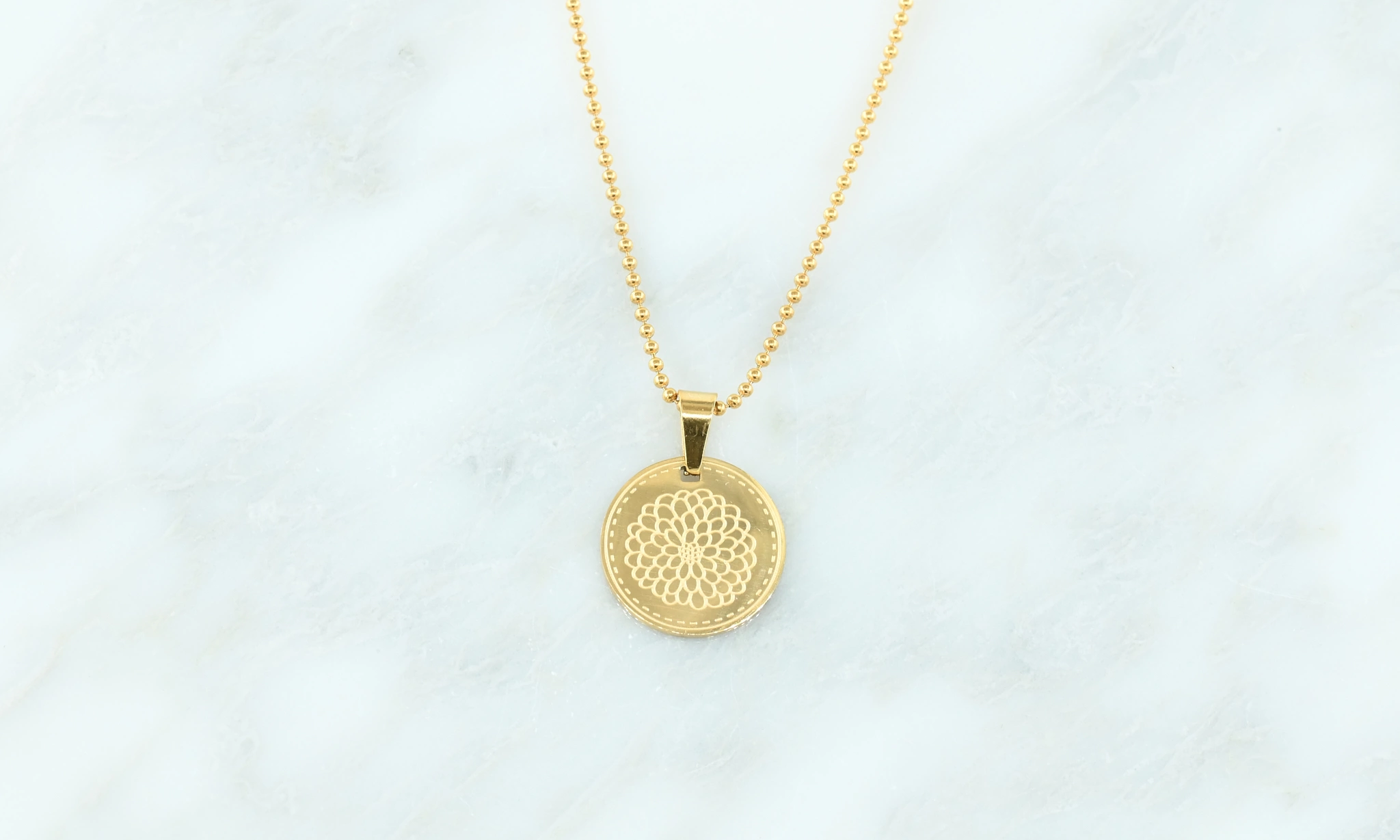 Ketting met geboortebloem november: Chrysant