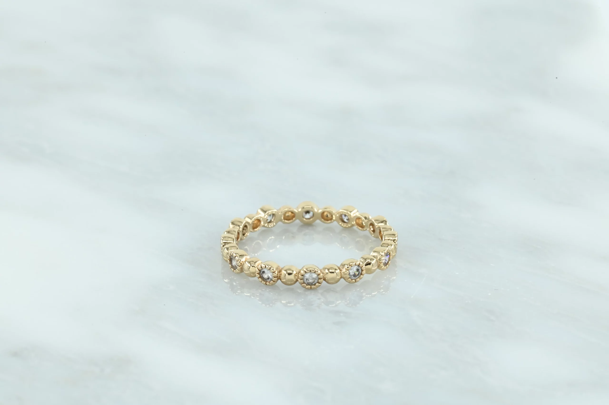 Prachtige 18 karaats gold-plated subtiele ring met veel mooie details