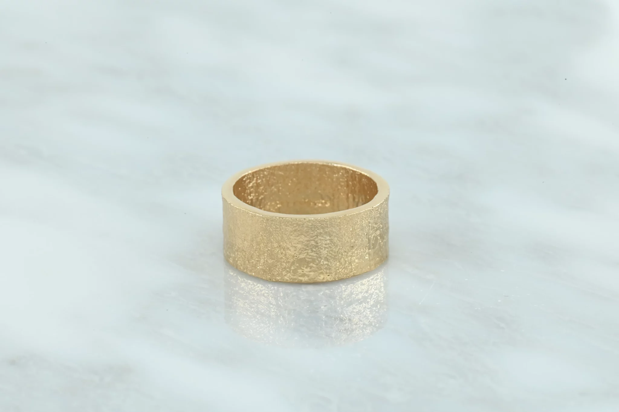 Prachtige 18 karaats gold-plated geborstelde matte ring