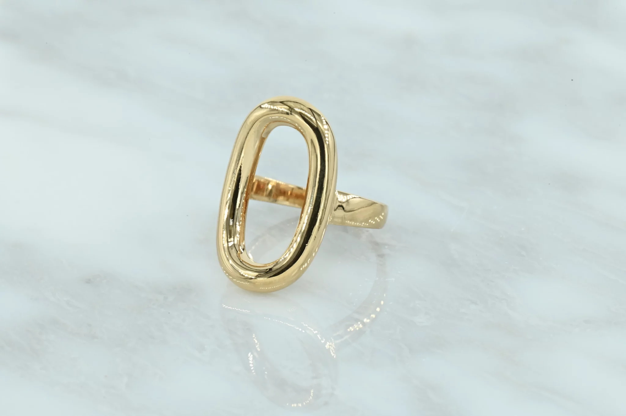 Prachtige 18 karaats gold-plated ring met ovaal detail