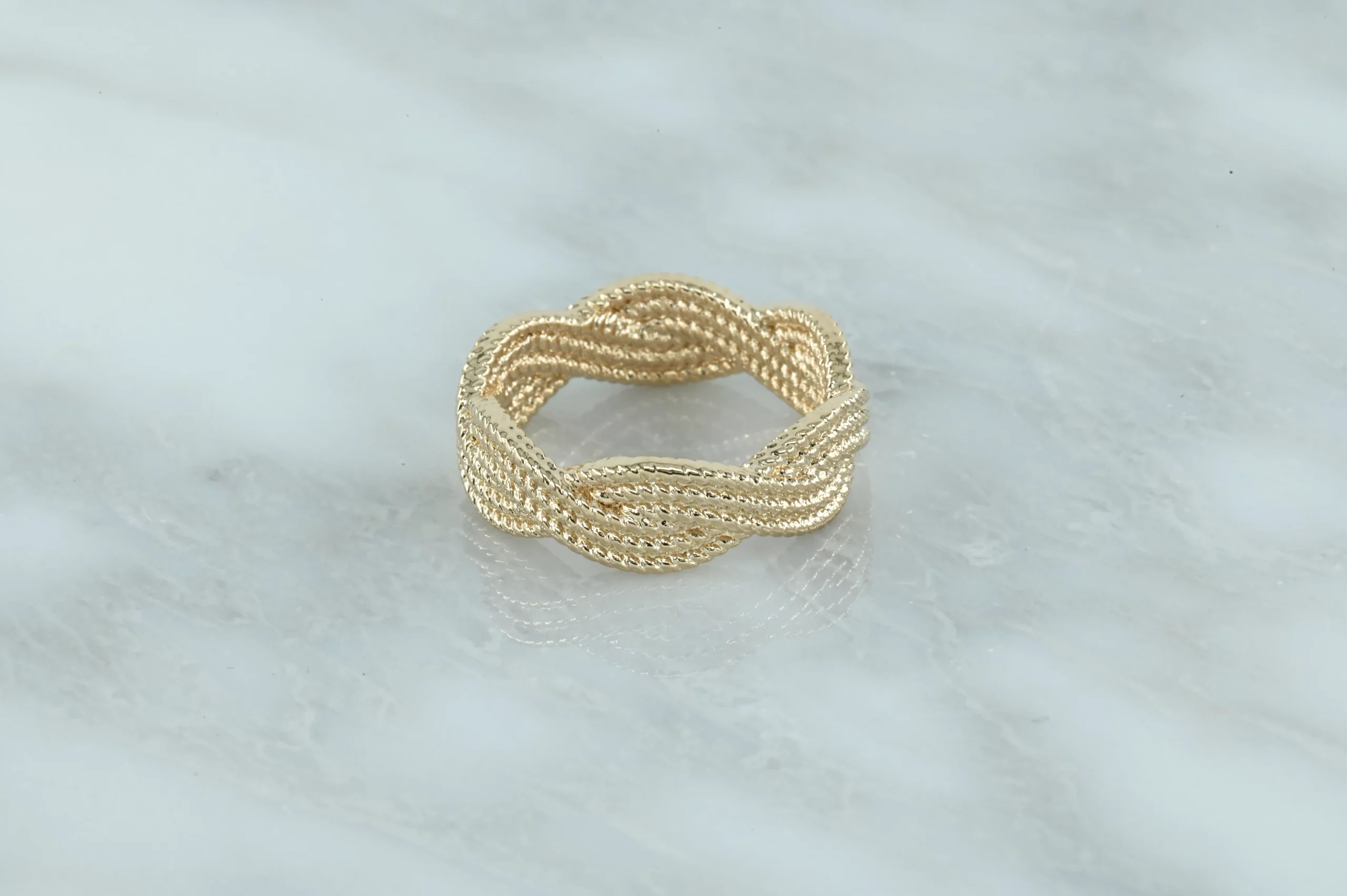 18 Karaats gold plated ring met gevlochten effect