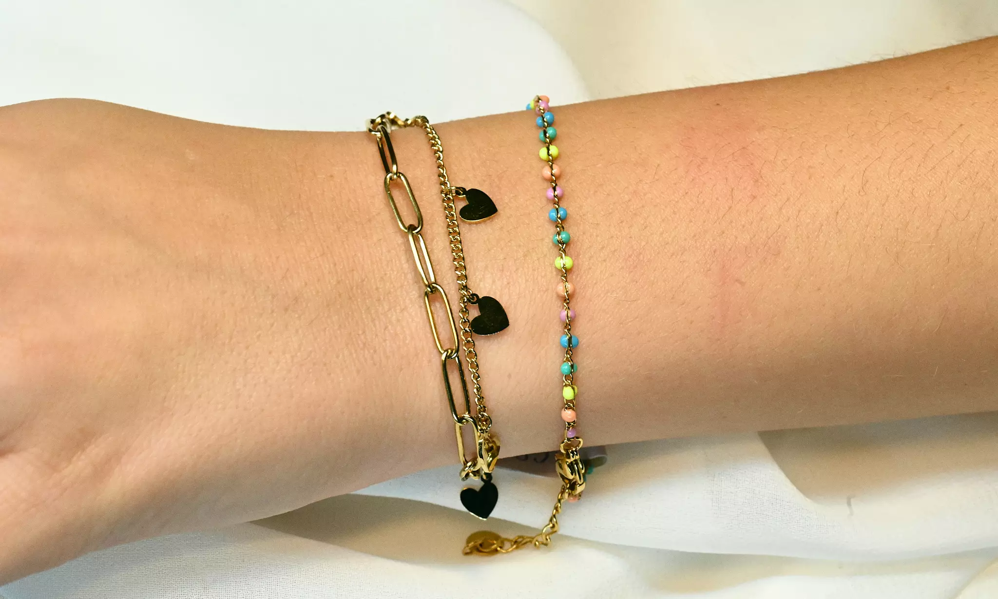 Armbandje met multi-colour bolletjes (mellow)