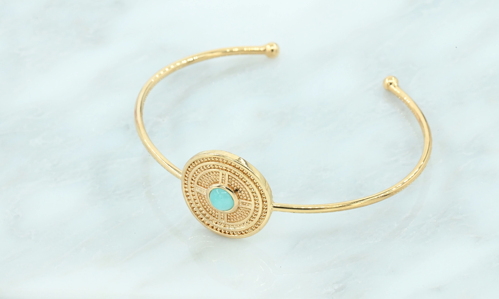 Bangle met turquoise steen