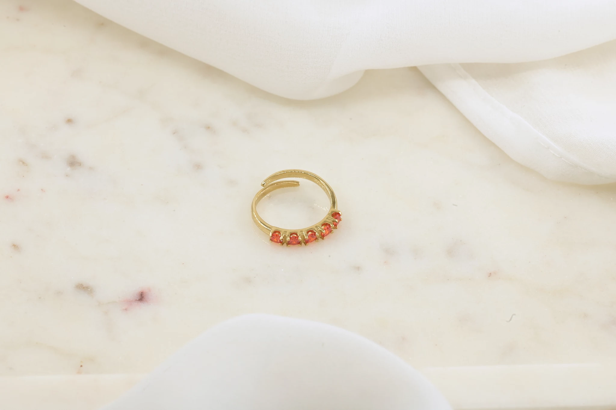 Ring met oranje zirkonia