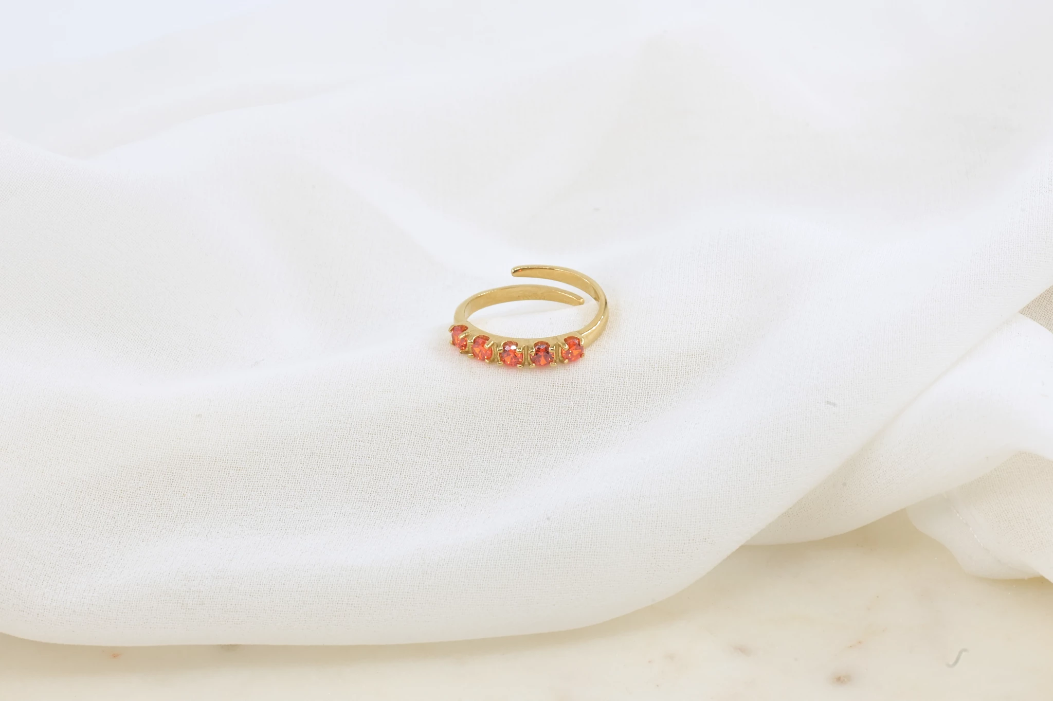 Ring met oranje zirkonia